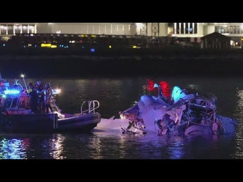 Investigators working to find out how helicopter collided with American Airlines plane