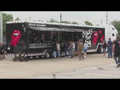 Houston Rolling Stones fans buy merch ahead of concert Sunday
