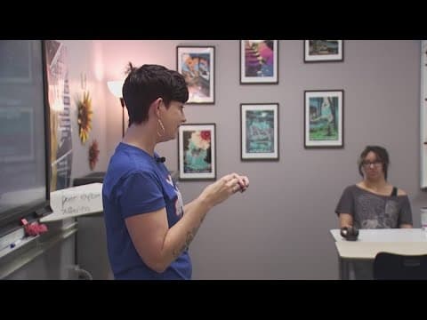 A Texas class is teaching students how to use social media after a cell phone ban takes effect