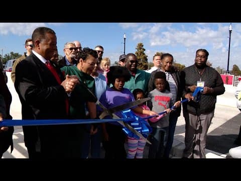 Mayor Cantrell cuts ribbon on reopening of DeSaix Boulevard Bridge