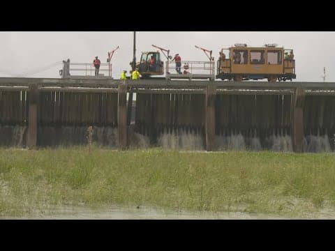 Mississippi cresting lower than expected, Army Corps of Engineers says