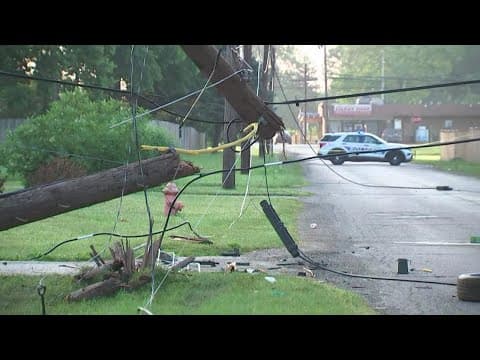 Hundreds of south Columbus residents without power after car crashes into pole