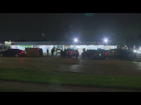 Suspect shot by officer in north Houston, HPD says