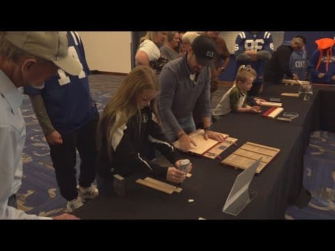 Colts, families build ‘Flags of Valor’ for fallen soldiers