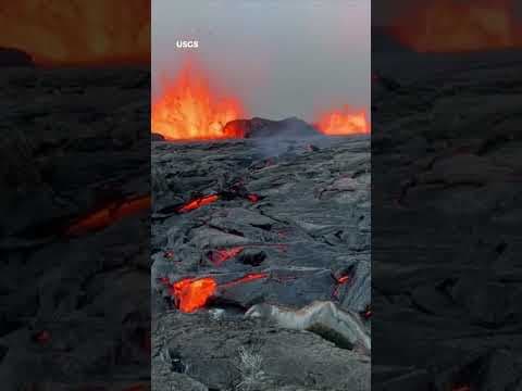 Kilauea, Hawaii's second-largest volcano, begins erupting again #shorts