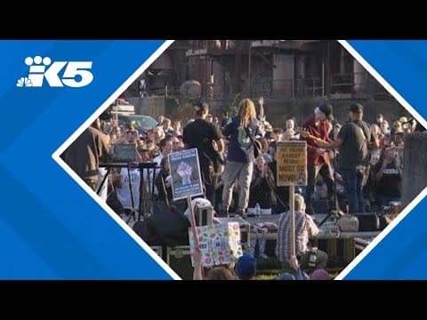 Worship event at Gas Works Park draws hundreds of supporters, opponents