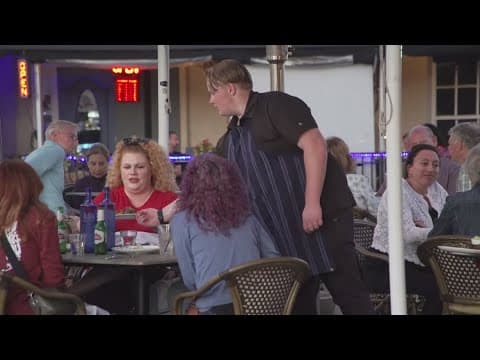 Florida bill would ban service charges for large parties