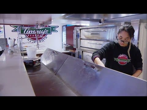 San Diego pizzeria bakes up plan to help youth overcoming homelessness