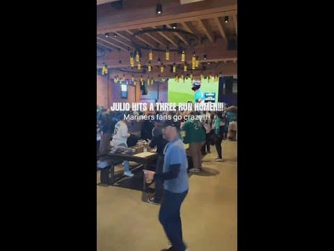 Fans go crazy for Julio’s three-run homer!