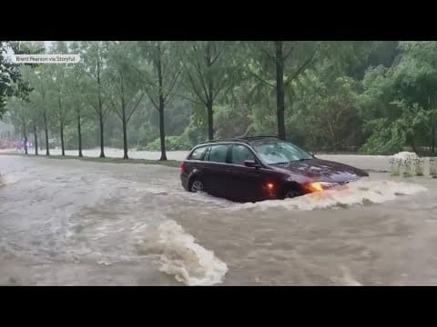 What causes extreme rain?