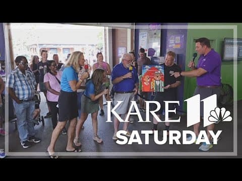 Artist Adam Turman creates live art at Minnesota State Fair