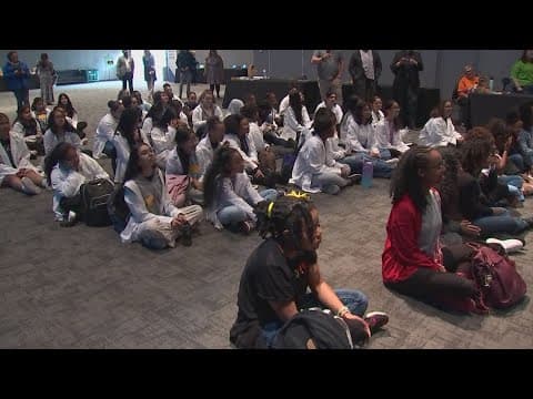 Hundreds of students visit COSI for Color of Science initiative
