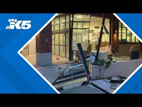 Police search for suspects in smash-and-grab robbery at Green Lake business