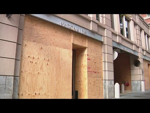 Businesses near the White House are boarding up ahead of election day