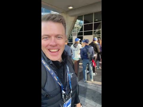 Mariners fans spotted in Toronto!