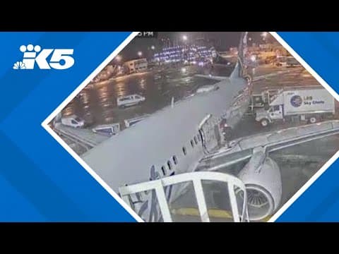 Seattle-Tacoma International Airport weathers holiday travelers, security incidents