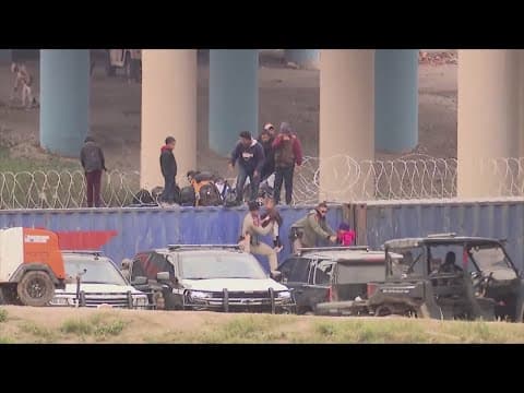 Chicago nonprofits brace for potential ICE raids