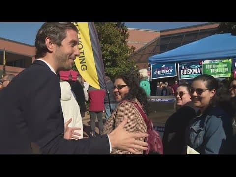 Long lines for early voting in Virginia