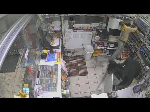 Pair of burglars in North Texas caught breaking into store with sledgehammer