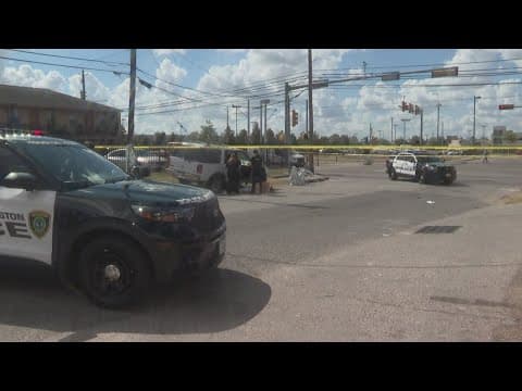 Houston police investigating shooting on Deerfield at Fulton St.