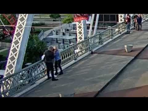 Jon Bon Jovi helps talk woman down from ledge on Nashville bridge