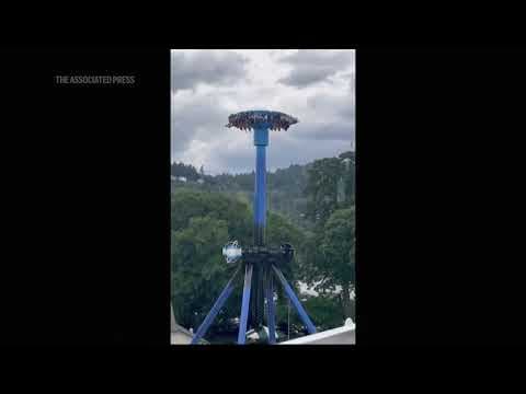 Riders trapped upside down high for half an hour on Oregon amusement park ride
