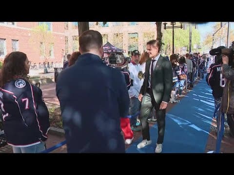 Columbus Blue Jackets walk the blue carpet ahead of 2nd home game of the season