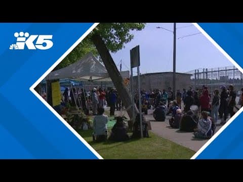 Protesters rally for release of 2 Filipino women at Tacoma detention center