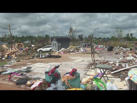 Kentucky family survives tornado by hiding in cooler