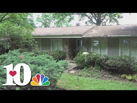 Johnny Majors' estate is up for auction