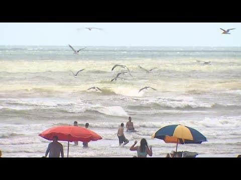 Rain doesn't damper Labor Day fun in Galveston