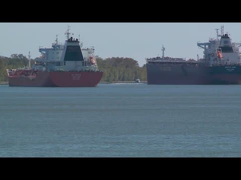 Coast Guard still searching Mississippi River for 4 missing men