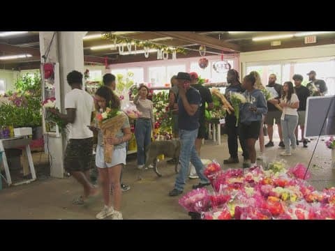 Houston Celebrates Moms with Flowers and Tributes