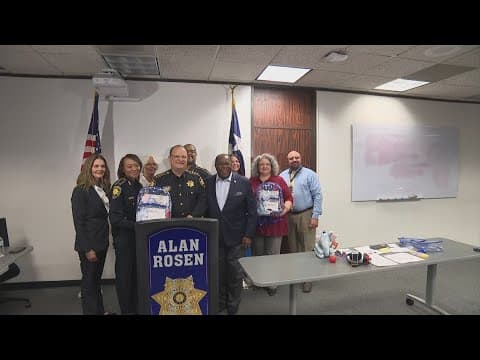 Houston first responders receive free training on how to support people with autism in an emergency