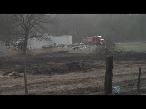 Firefighters knock out 7-acre brush fire in Wise County