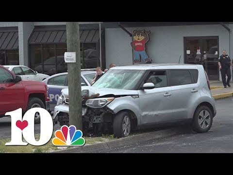 KPD: 3 detained after crashing stolen car outside Shoney's on North Broadway