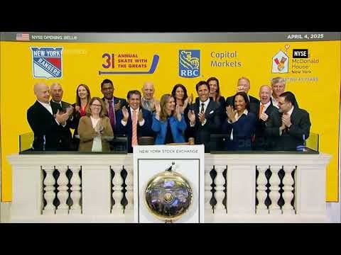 Stocks extend selloff as China retaliates with tariffs