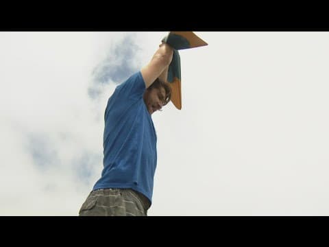 Junior Lifeguards jumping off Ocean Beach Pier to raise money for a great cause