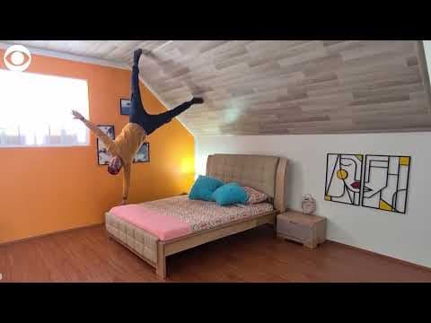 Upside-down house draws visitors in Colombia