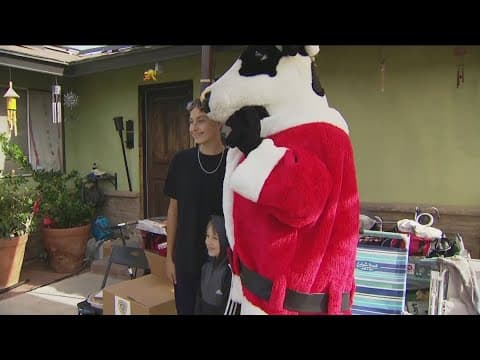 National City Police delivers Thanksgiving meals to those in need