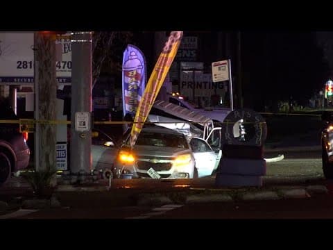 Houston police give update after chase ends in crash that killed teen