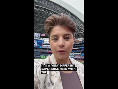 Roof is open at ALCS Game 2 in Toronto