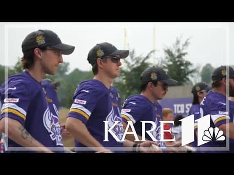 Vikings fans take in night practice