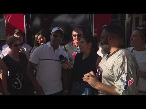 Texans 'Fanbulance' tailgates for Monday Night Football