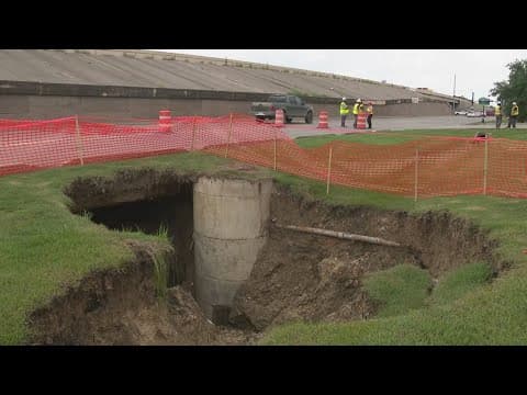 Sinkhole appears along I-10 in the Baytown area in far east Harris County