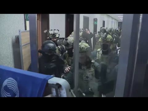 Money Moment: South Korean stock plummets from political chaos