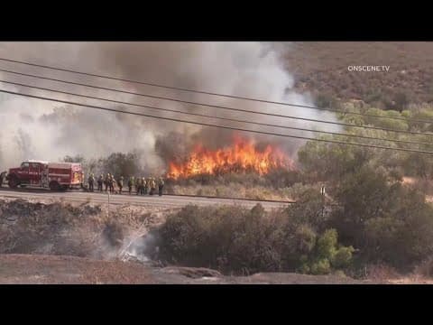 Border32 Fire east of Dulzura grows quickly burning thousands of acres