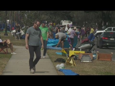 NOPD using discretion enforcing parade setups