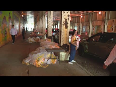 Pacers fans pack downtown to get free fan packs