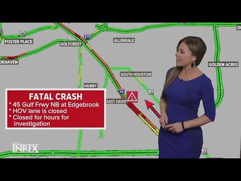 Deadly crash shuts down HOV lane on Gulf Freeway heading inbound, police say